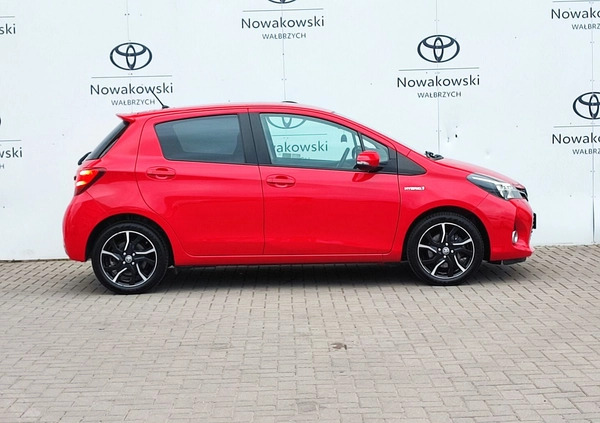 Toyota Yaris cena 46900 przebieg: 154535, rok produkcji 2015 z Wałbrzych małe 277